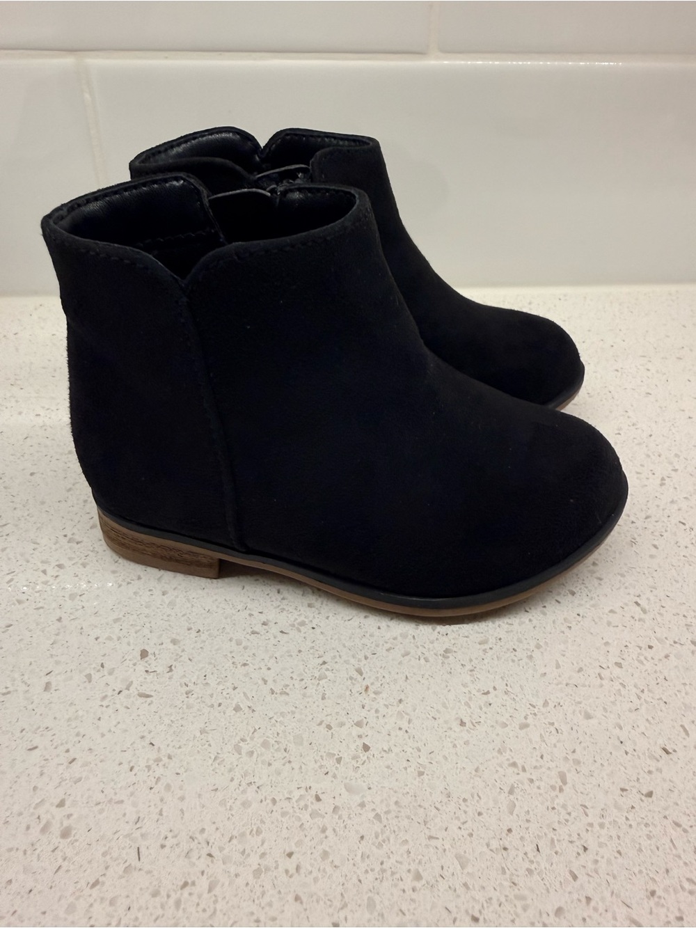 Cat & Jack Girls Black Penelope Faux Suede Ankle Booties with Side Zip Size 5